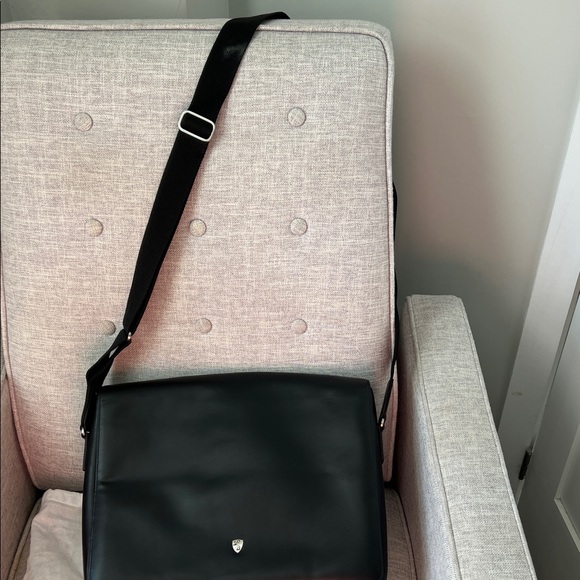 Lamborghini Sleek Black Messenger Bag - Picture 11 of 13